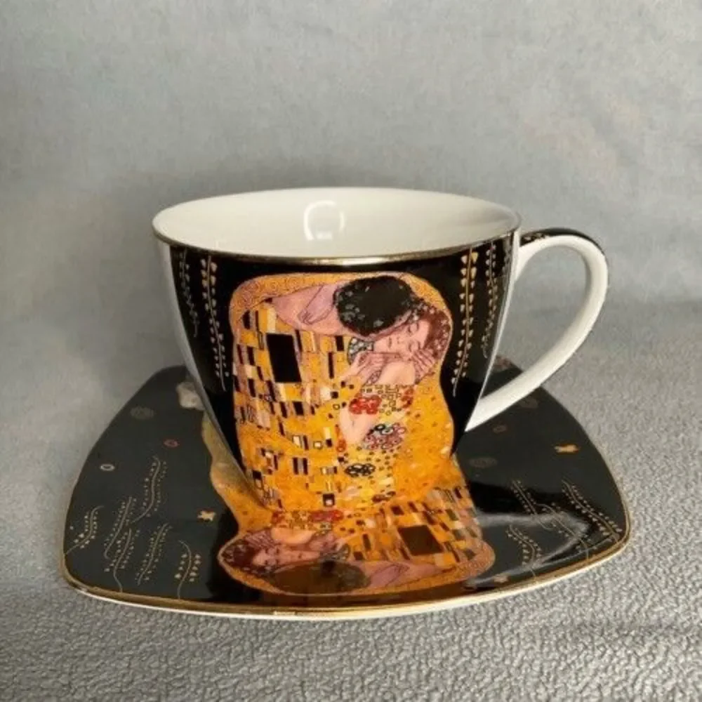 NWOB Smile Austria Gustav Klimt The Kiss Tea Cup &Saucer Black/Gold Art Souvenir